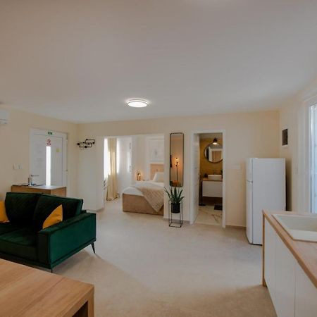 Studio Apartment Mare With Private Garden And Jacuzzi Vinkuran Esterno foto