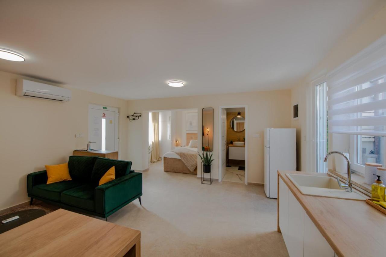 Studio Apartment Mare With Private Garden And Jacuzzi Vinkuran Esterno foto