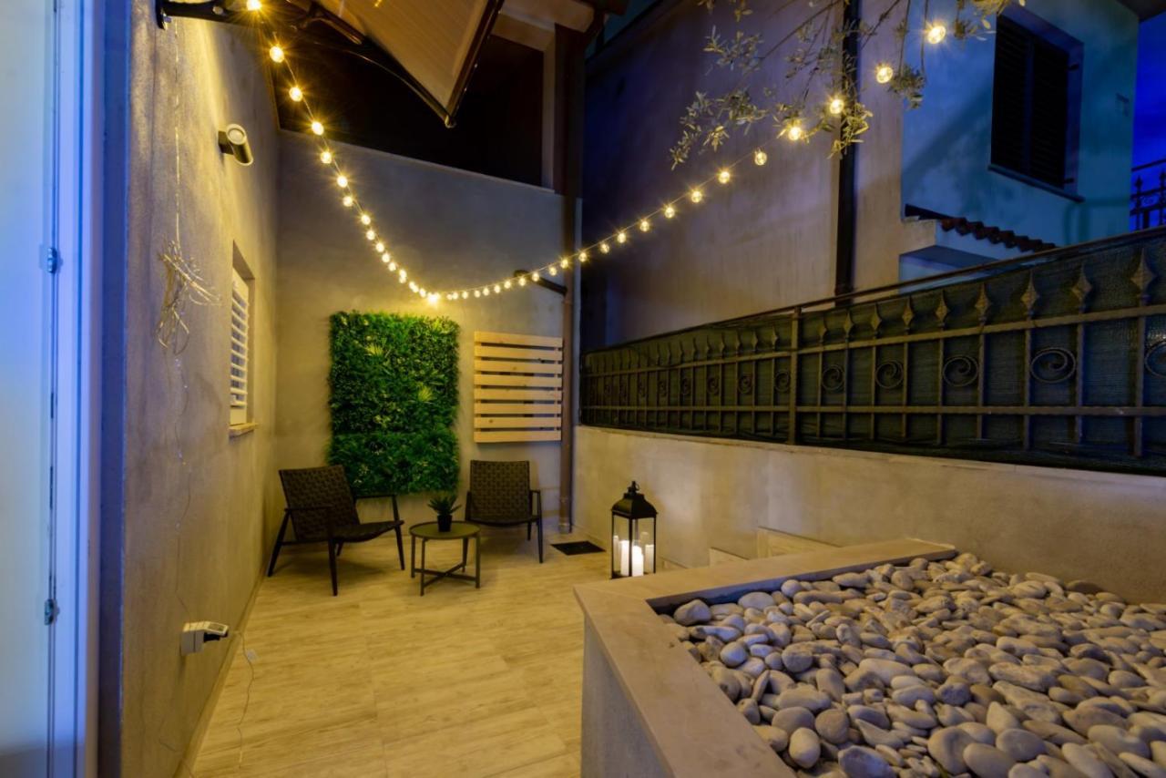 Studio Apartment Mare With Private Garden And Jacuzzi Vinkuran Esterno foto